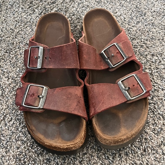 Birkenstock Shoes - Woman’s Burgandy Birkenstock sandals.